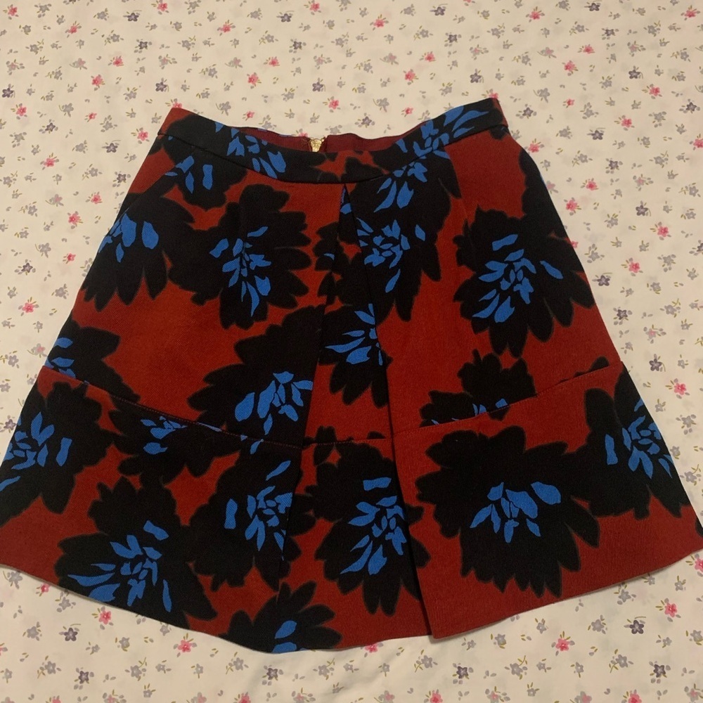 J CREW Stylish Floral Skirt - Red and Blue size 2